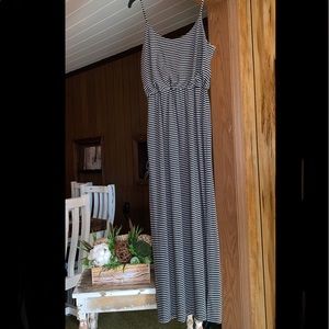 Expresso large black w/ white striped maxi dress